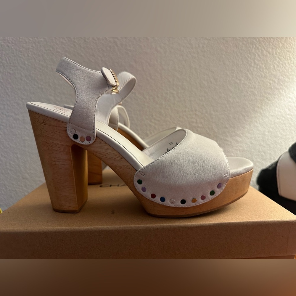 Brand new! Charlotte Stone White Platform Sandals